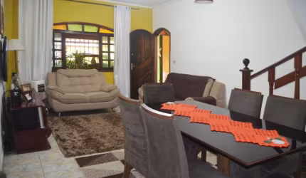 Aconchegante casa tipo para venda com 3 quartos, sendo 1 suíte, 143.54m²
