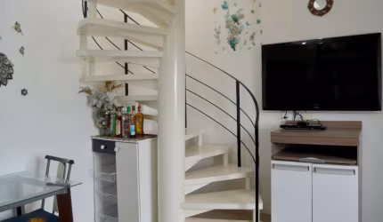 Elegante duplex para venda com 3 quartos, sendo 1 suíte, 65m²