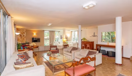 Aconchegante casa tipo para venda com 4 quartos, sendo 2 suítes, 541m²