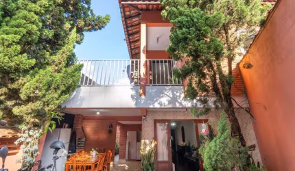 Imperdível sobrado para venda com 3 quartos, sendo 3 suítes, 130m²