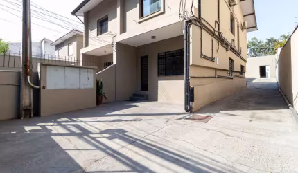 Atraente casa tipo para venda com 3 quartos, 208m²