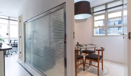 Atraente conjunto comercial para venda, 32m²