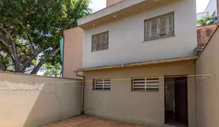 Agradável sobrado para venda com 3 quartos, sendo 1 suíte, 217m²
