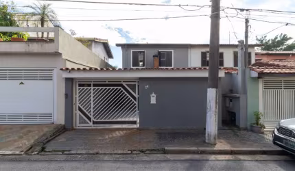 Agradável casa tipo para venda com 3 quartos, sendo 1 suíte, 159m²