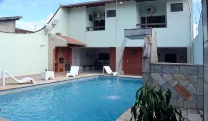 Aconchegante sobrado para venda com 5 quartos, sendo 5 suítes, 258m²