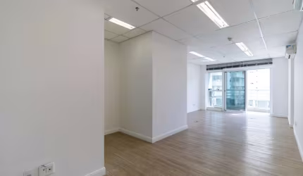 Aconchegante conjunto comercial para venda, 37m²