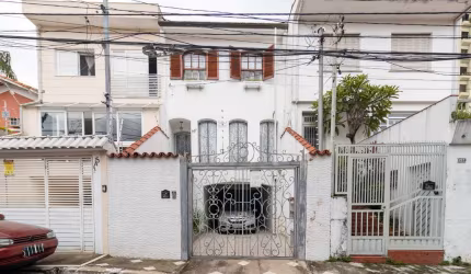 Atraente casa tipo para venda com 3 quartos, sendo 3 suítes, 284m²