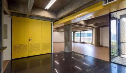 Versátil conjunto comercial para venda, 238m²