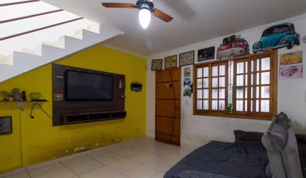Espetacular casa tipo para venda com 4 quartos, sendo 1 suíte, 111m²