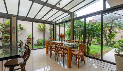Excelente casa tipo para venda com 5 quartos, sendo 4 suítes, 373m²