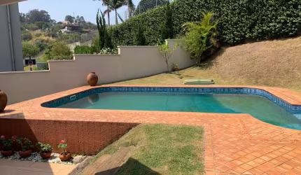 Casa no condomínio Villaggio di Verona para locação com 4 quartos, sendo 2 suítes, 320m²