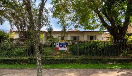 Deslumbrante casa tipo para venda com 4 quartos, sendo 1 suíte, 330m²