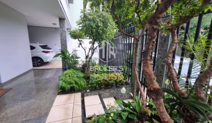 Casa Dupléx à venda,com 6 quartos sendo 2 suites - Bairro de Loudes, Vitória, ES