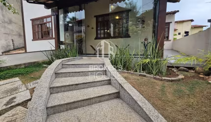 Casa à venda, 5 quartos sendo 2 suítes com closet, lazer com piscina e espaço gourmet - 408 m² - Pr