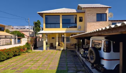 Imóvel de luxo em Guarapari-ES: Casa à venda em Itapebussu com 4 quartos, 2 suítes e amplo espaço!