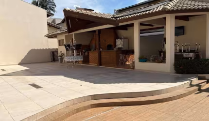 Casa com 3 dormitórios à venda, 350 m² por R$ 2.200.000,00 - Villaggio I - Bauru/SP