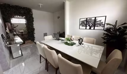 Casa com 3 dormitórios à venda, 300 m² por R$ 980.000 - Vila Souto - Bauru/SP