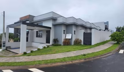 CASA A VENDA NO CONDOMÍNIO VILLA RICA