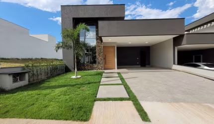 CASA A VENDA NO CONDOMÍNIO PIEMONTE