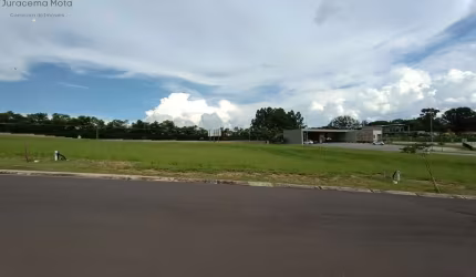 TERRENO A VENDA NO CONDOMÍNIO RESERVA PETRUS
