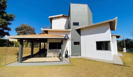Exuberante casa à venda em Igarapé, Condomínio Serra Verde.