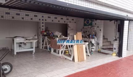 Sobrado com 3 dormitórios à venda, 222 m² por R$ 850.000,00 - Vila Palmares - Santo André/SP