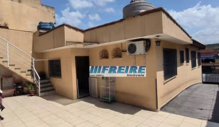 Casa com 3 dormitórios à venda, 198 m² por R$ 850.000,00 - Vila Palmares - Santo André/SP