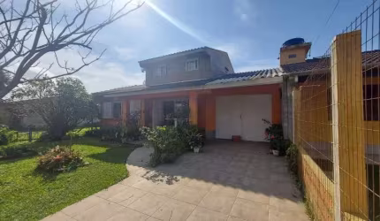 Belo sobrado a venda em Imbé com 3 dormitórios