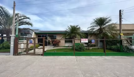 Casa mobiliada com 3 dormitórios, piscina e energia solar
