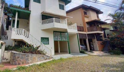 Casa com 3 dormitórios á venda, 328 m² por R$ 1.395.000 - Chácara Pavoeiro - Cotia/SP