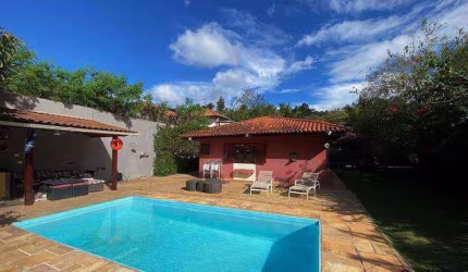 Casa com Piscina e 3 suítes