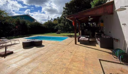 Casa com Piscina e 3 suítes