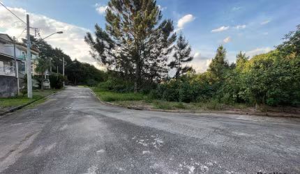 Terreno em declive - 2.578 m² - Jardim da Glória