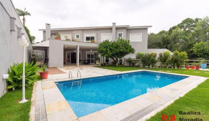 Casa com 6 dormitórios e 2 suítes - piscina - varanda  - Santana do Parnaíba