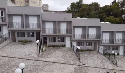 Sobrado com 2 dormitórios e 1 vaga -  Bairro das Graças -  Cotia