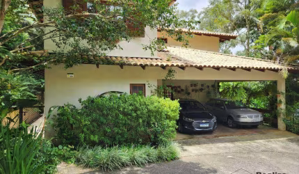 Casaa venda ou locação, 3 dormitórios em condomínio fechado