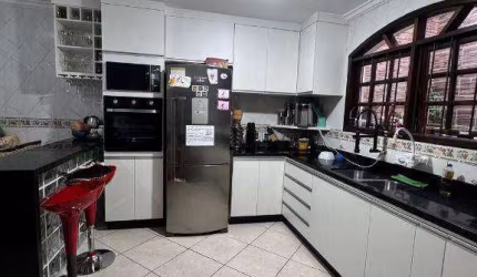 Casa com 3 dormitórios à venda, 215 m² por R$ 760.000,00 - Metalúrgicos - Osasco/SP
