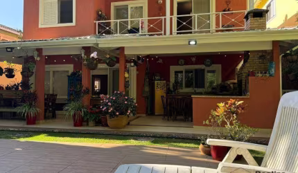 Casa à venda - 4 suítes - piscina - varanda - Chácara dos Junqueiras