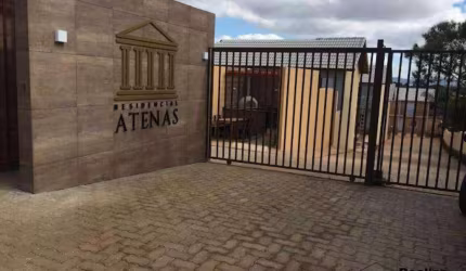 Casa com 2 dormitórios e 2 vagas -  Chácara Rincão