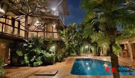 Cond. Morada dos Pássaros / Aldeia da Serra - 7 suítes (5 na casa + 2 edícula hóspedes), gourmet, piscina, adega, pomar!