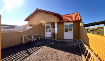 Casa com dois dormitórios a venda em Cidreira/RS