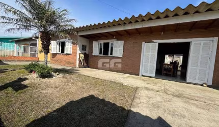 Cidreira-Casa ampla e terreno com 600 metros, vem conferir.