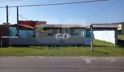 CIDREIRA - Casa na Avenida Mostardeiro em ótima localização!!