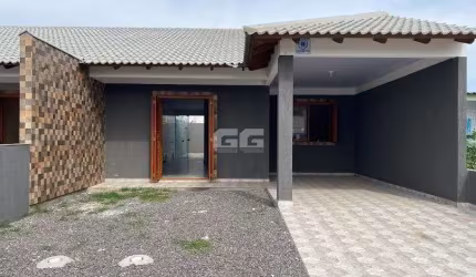 Cidreira/RS - Casa com Excelente Acabamento a 50 metros da Beira Mar!