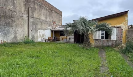 Cidreira-Casa para venda a poucos metros da Beira Mar, proximidade ao Bar Azul!