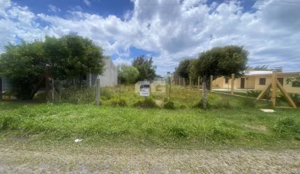 TERRENO PROXIMO A PRAÇA DA CORUJA