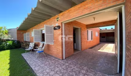 LOCAÇÃO ANUAL CASA COM 4 DORMITÓRIOS NO CENTRO DE CIDREIRA/RS