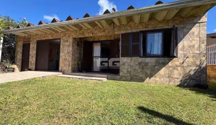 Cidreira/RS-Casa em ótima localização, a poucos metros do Supermercado Asun!