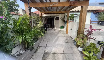 Lindo sobrado a venda a 200 metros do mar em cidreira