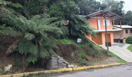 Terreno à venda na Germano Monaretto, 3, Floresta, Gramado por R$ 420.000
